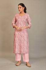 Load image into Gallery viewer, Sunaina Digital Printed Fabric Light Pink Top
